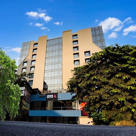 Hotel O Neek Palace Ahmedabad Esterno foto