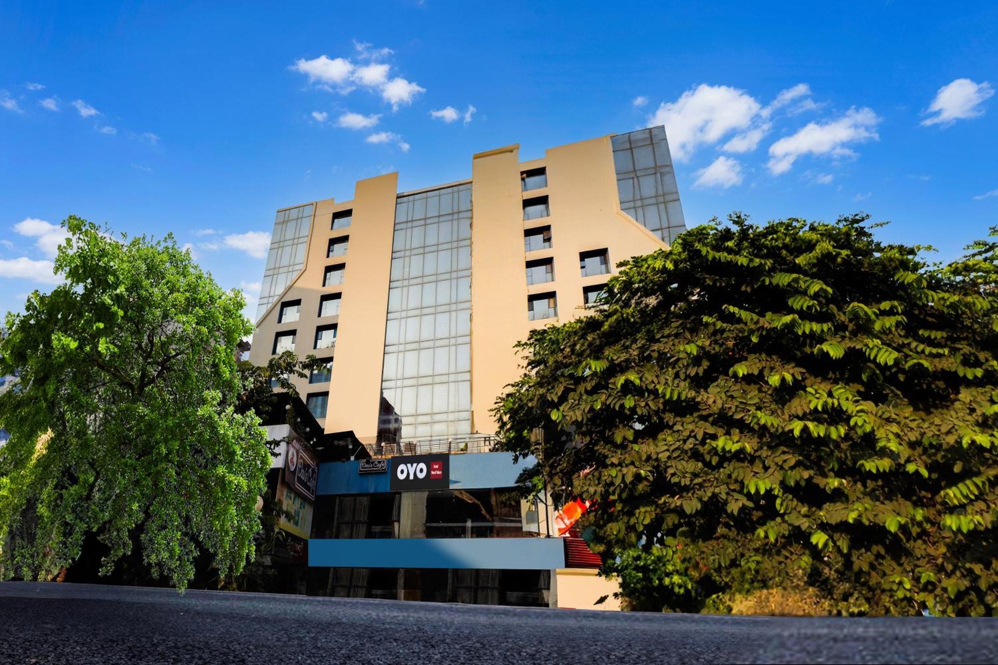 Hotel O Neek Palace Ahmedabad Esterno foto