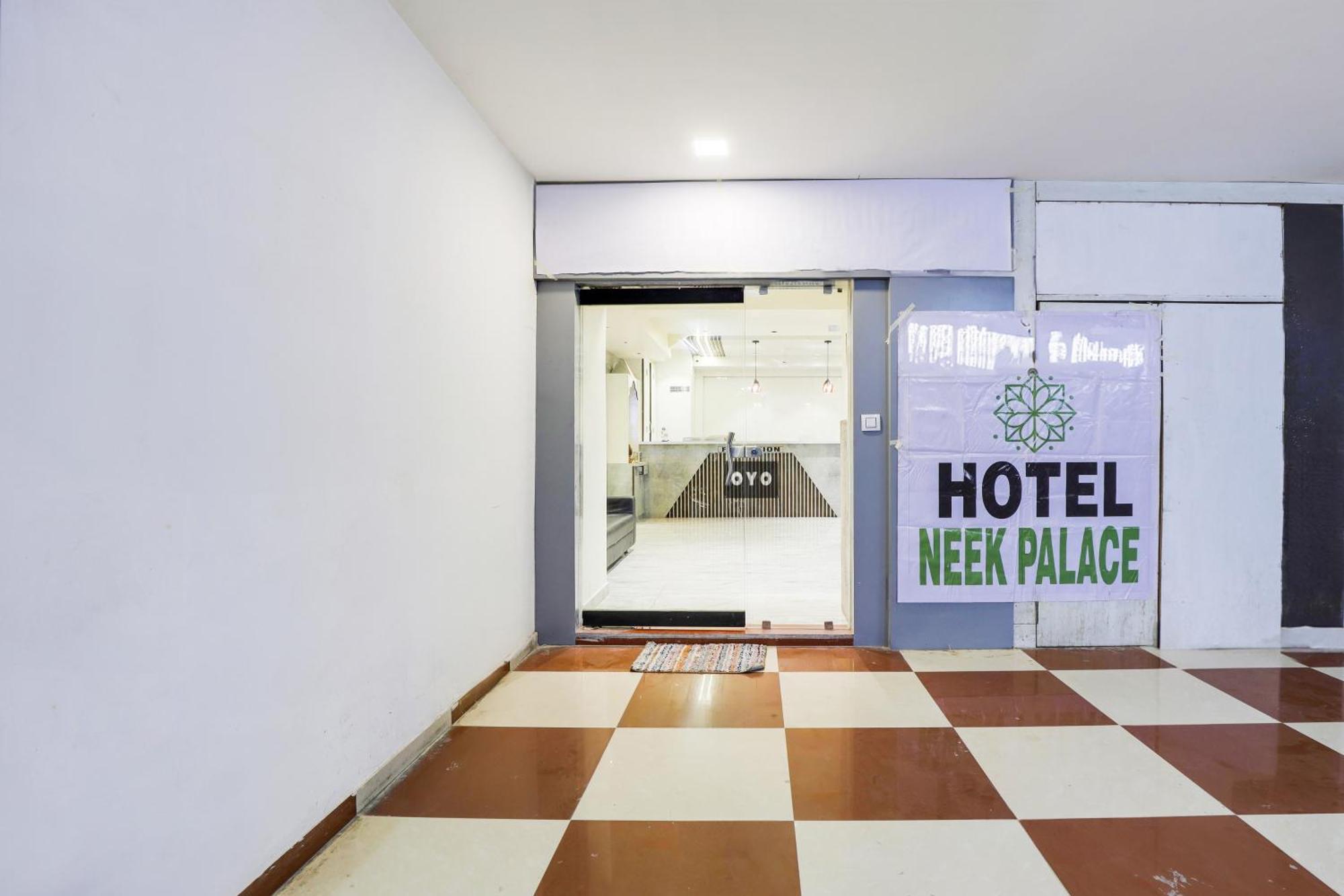 Hotel O Neek Palace Ahmedabad Esterno foto