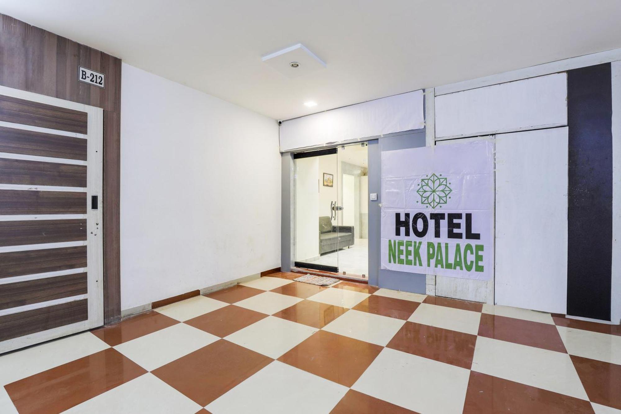 Hotel O Neek Palace Ahmedabad Esterno foto